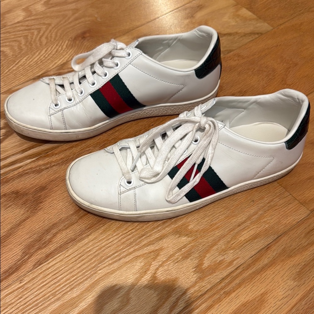 Gucci White Sneakers with Red and Green Accents Size 37 1/2 GUC